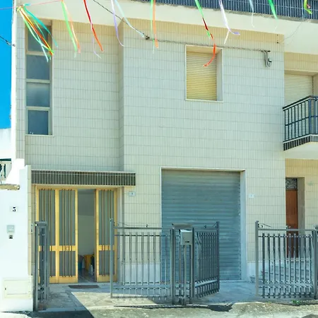 別荘 Casa Vacanze Trane *